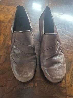 Clarks Women's Brown Leather Slip-On Flats